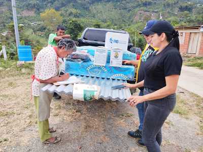 Comunidades de Apía y Quinchía recibieron ayudas humanitarias por parte de la Gobernación